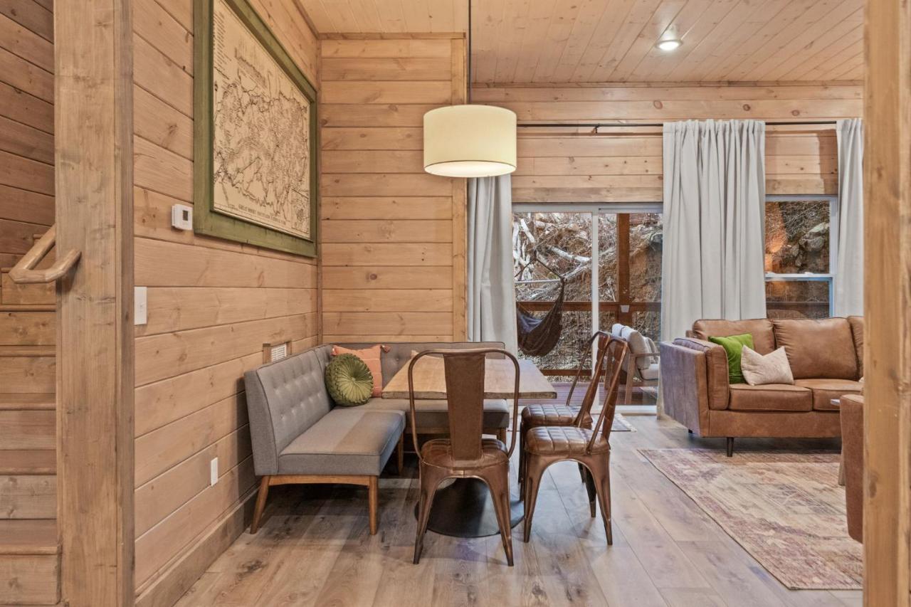 Вілла Mins To Gburg Sleeps 8 Hot Tub Arcade Area Pool Гатлінбург Екстер'єр фото