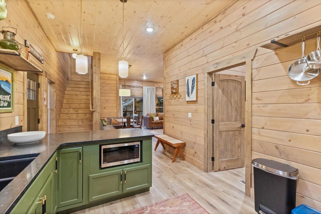 Вілла Mins To Gburg Sleeps 8 Hot Tub Arcade Area Pool Гатлінбург Екстер'єр фото
