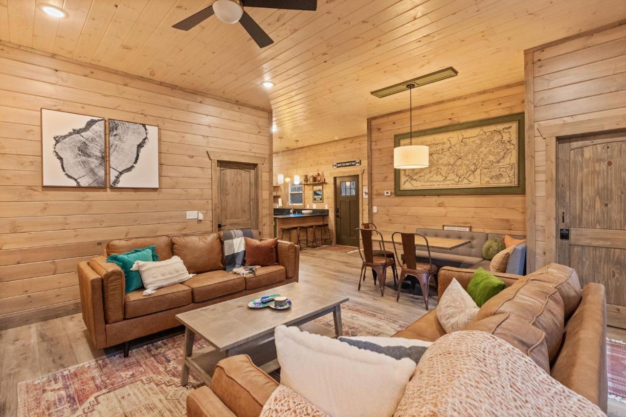 Вілла Mins To Gburg Sleeps 8 Hot Tub Arcade Area Pool Гатлінбург Екстер'єр фото